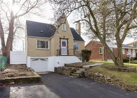 415 Charlotte Dr, Pittsburgh, PA 15236
