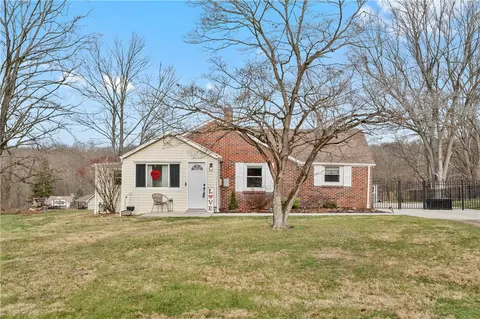 2625 Oakhill Dr, South Park, PA 15129