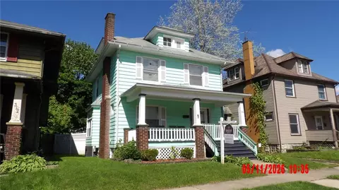 304 Spruce Ave, Sharon, PA 16146
