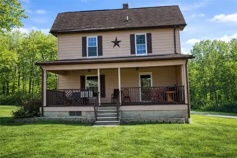 17 Dusty Ln, Grove City, PA 16127