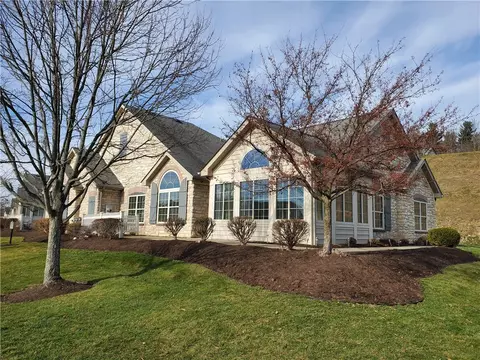 230 Glen Arden Cir, Washington, PA 15301