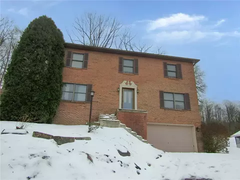 165 Oakdale Dr, Zelienople, PA 16063
