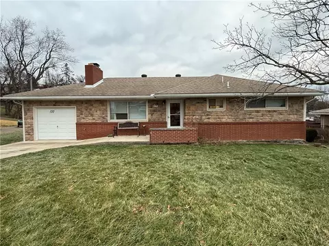 130 Crescent Dr, Washington, PA 15301