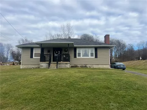 3070 Spangler Rd, West Middlesex, PA 16159