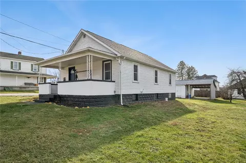 278 E Smithfield St, Mount Pleasant, PA 15666