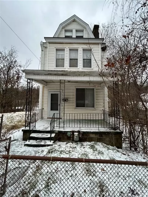 1055 Blackadore St, Pittsburgh, PA 15221