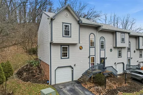 424 Redwood Ct, Pittsburgh, PA 15202