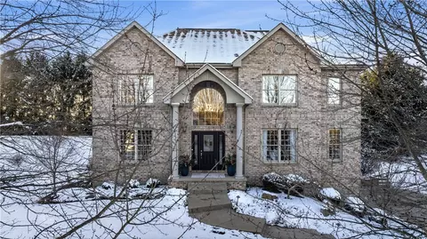 2017 Condor Ln, Gibsonia, PA 15044