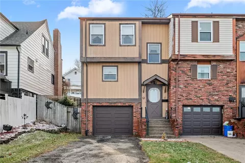 11 Mckinley Sq, Coraopolis, PA 15108