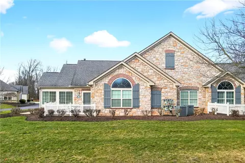 542 Fair Meadow Dr, Washington, PA 15301
