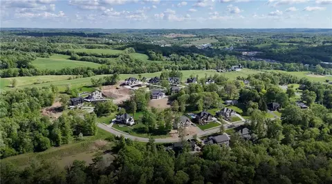 150 Woodford Dr, Evans City, PA 16033