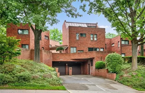 5545 Forbes Ave #D, Pittsburgh, PA 15217