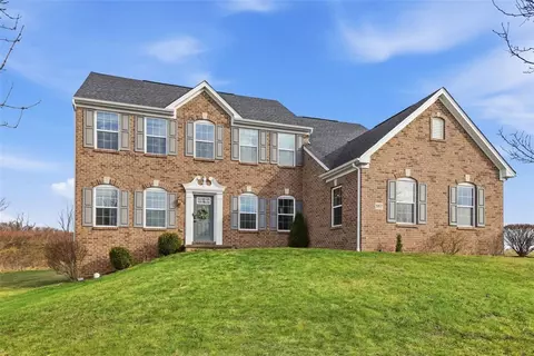 557 Cortland Dr, Finleyville, PA 15332