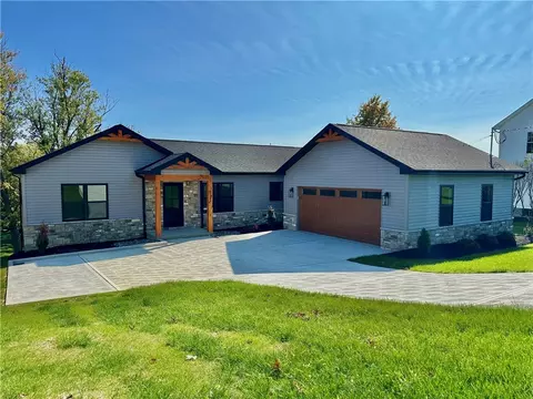 121 Hillview Rd, Jefferson Hills, PA 15025