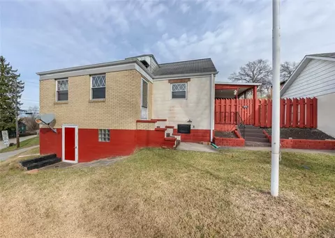 54 S Mill St, New Salem, PA 15468