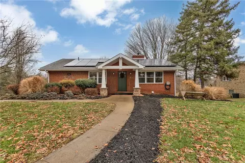 138 Sunset Ln, Aliquippa, PA 15001