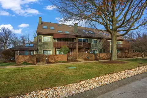 2814 Leona Ln, Coraopolis, PA 15108