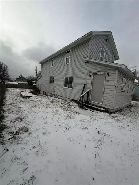 423 3rd St, Allison, PA 15413