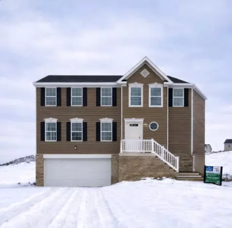 447 Hawthorn Hill Dr, Canonsburg, PA 15317