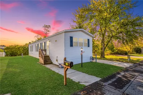 2 Roundtop Dr, Finleyville, PA 15332