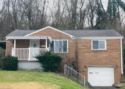 3238 Overlook Dr, Mckeesport, PA 15133