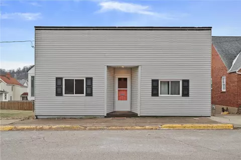 744 Lincoln Ave, Springdale, PA 15144