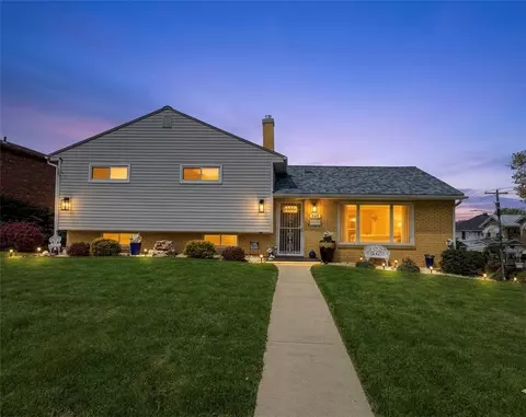 545 Greenridge Rd, New Kensington, PA 15068