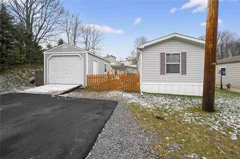 640 Deana Way, Rochester, PA 15074