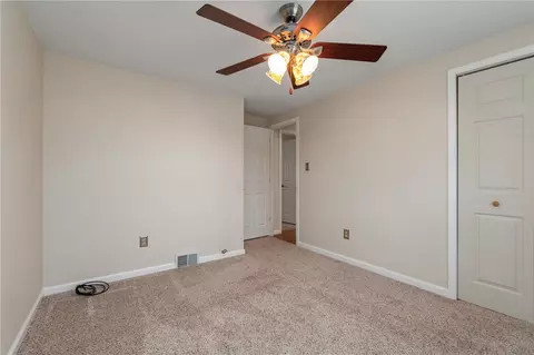 Bedroom - 7 Dover Rd, Irwin, PA 15642 photo 3 of 5