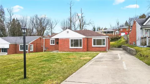 811 Everglade Dr, Mckeesport, PA 15135