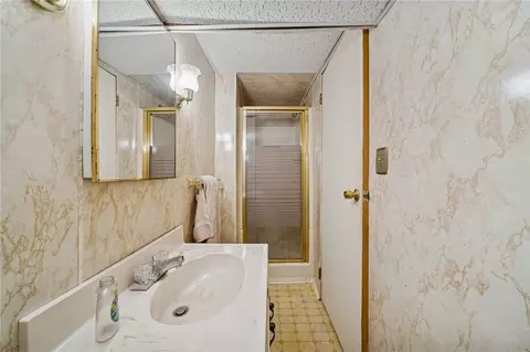 Bath - 13723 Ormsby, Irwin, PA 15642 photo 2 of 2