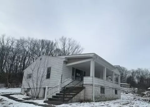 201 2nd St, Slickville, PA 15684