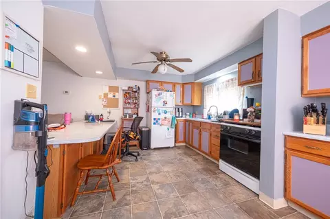 Kitchen - 221-227 Spring St, Harwick, PA 15049 photo 3 of 3