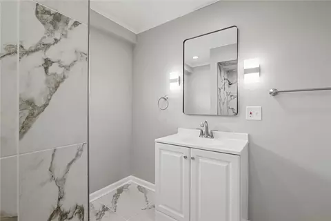 Bath - 309 Beech St, Vandergrift, PA 15690 photo 2 of 7