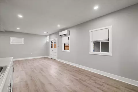 Living - 309 Beech St, Vandergrift, PA 15690 photo 11 of 11