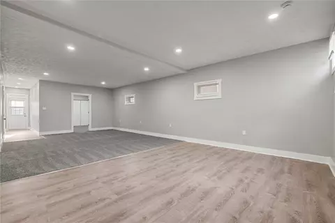 Living - 309 Beech St, Vandergrift, PA 15690 photo 7 of 11