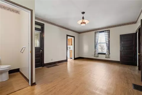 Living - 325 Walnut St, Vandergrift, PA 15690 photo 3 of 3