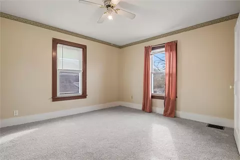 Bedroom - 325 Walnut St, Vandergrift, PA 15690 photo 2 of 6