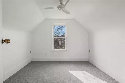 Bedroom - 325 Walnut St, Vandergrift, PA 15690 photo 5 of 6