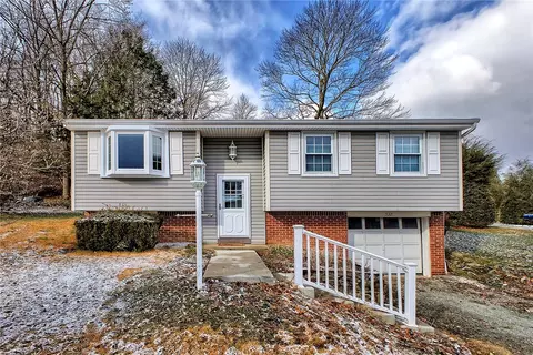 532 Waterbury Dr, Greensburg, PA 15601
