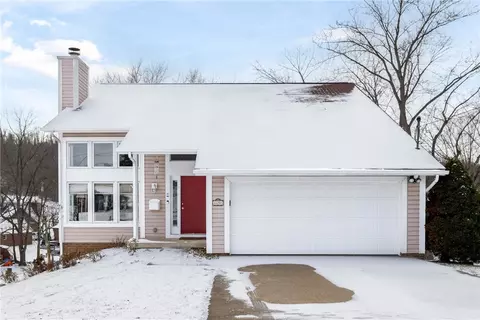 45 Spring Valley Dr, Washington, PA 15301
