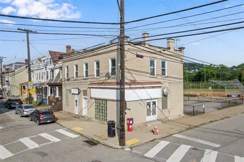 1442 Lowrie St, Pittsburgh, PA 15212