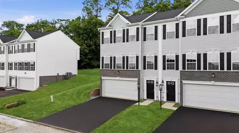 1237 Bedford Rd #2083B, Irwin, PA 15642