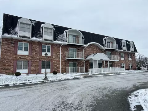 308 Clubhouse Dr, Washington, PA 15301
