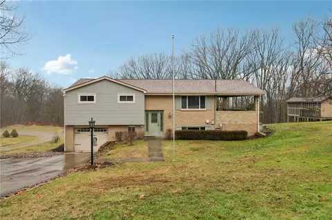 5374 Hardt Rd, Gibsonia, PA 15044