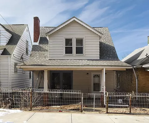 825 Pine St, Ambridge, PA 15003