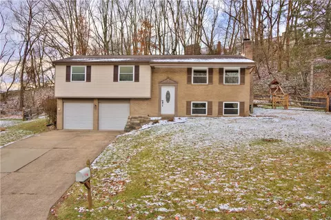 8476 Coventry Dr, Allison Park, PA 15101