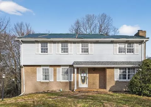 510 Buckingham Dr, Greensburg, PA 15601
