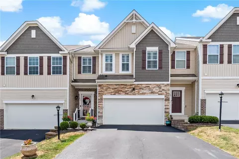 627 Freedom Dr, Carnegie, PA 15106