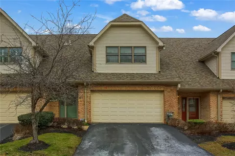 109 Woodcrest Dr, Coraopolis, PA 15108